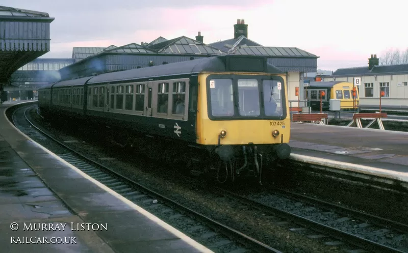 Class 107 DMU at Stirling