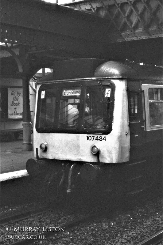 Class 107 DMU at Stirling