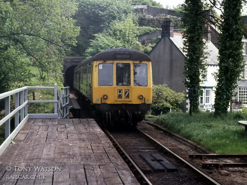 Class 108 DMU at Penhelig