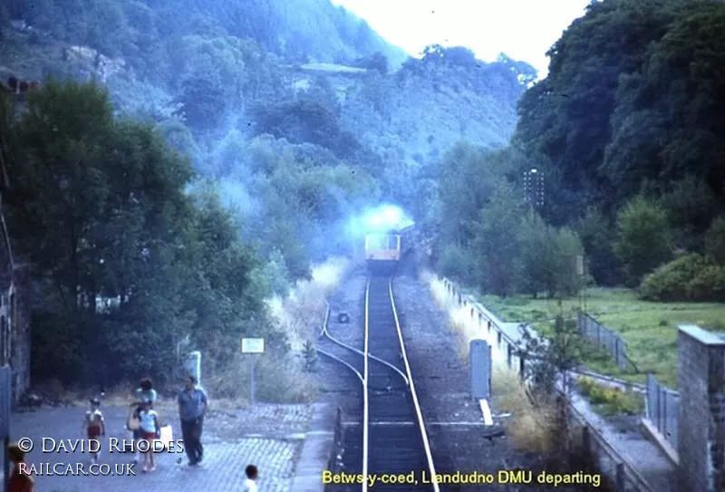 Class 108 DMU at Betws-y-Coed