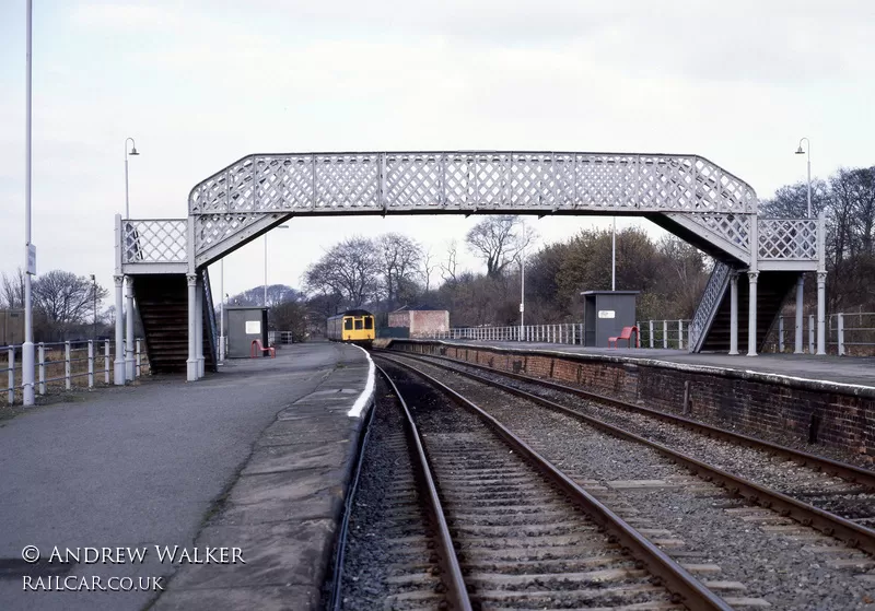 Class 110 DMU at Gainsborough Central