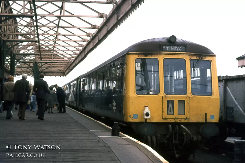 Class 114 DMU at New Holland Pier