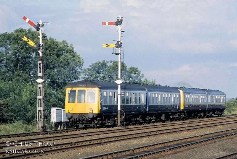 Class 114 DMU at Gilberdyke