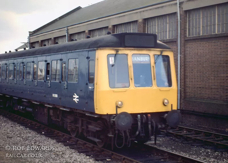 Class 115 DMU at Banbury