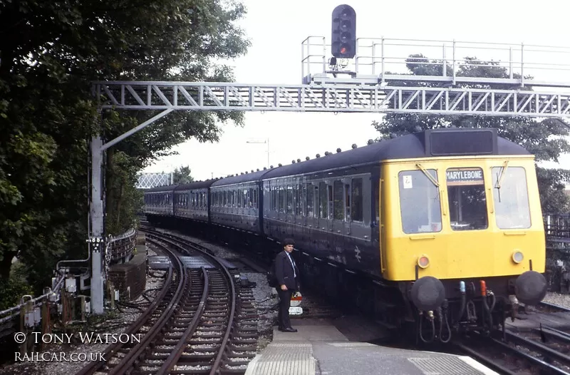 Class 115 DMU at Rickmansworth