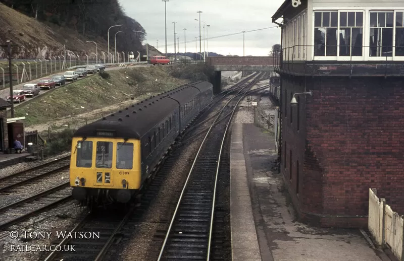 Class 116 DMU at Taffs Well