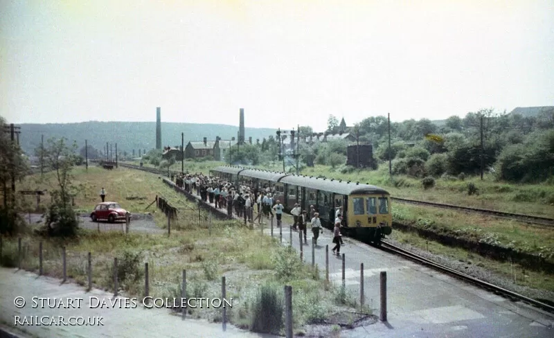 Class 116 DMU at Tondu