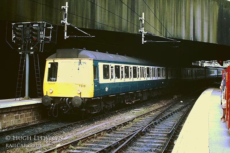 Class 117 DMU at Birmingham New Street