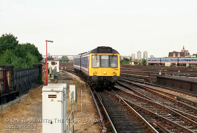 Class 117 DMU at Clapham Junction