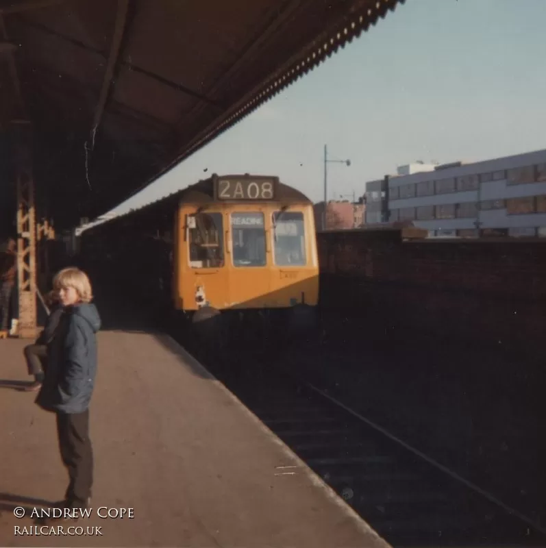 Class 117 DMU at Reading