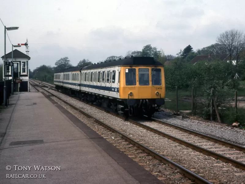 Class 117 DMU at Edenbridge