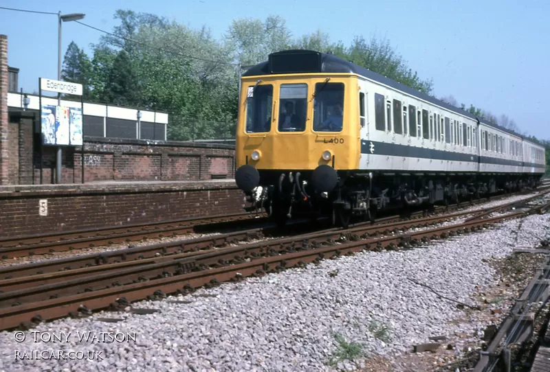 Class 117 DMU at Edenbridge