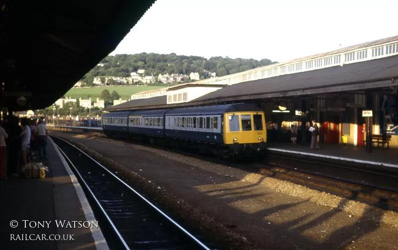 Class 117 DMU at Bath