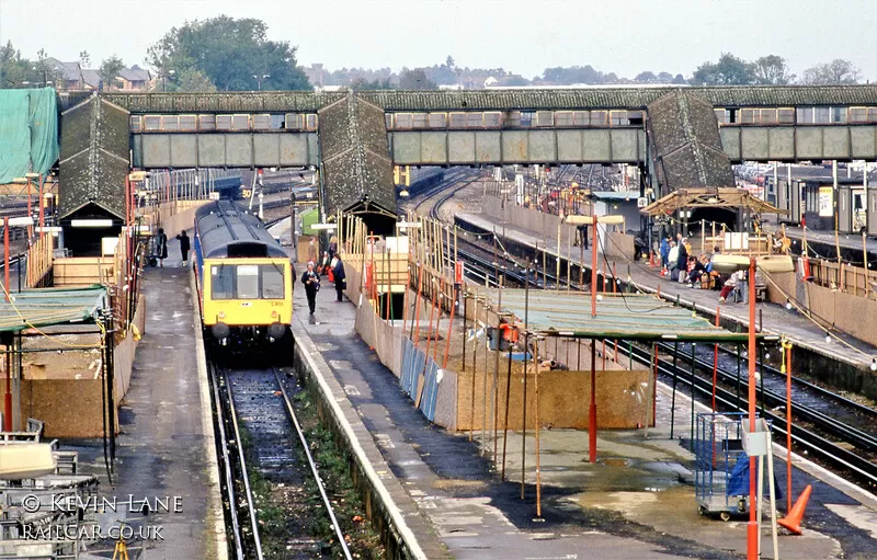 Class 117 DMU at Guildford