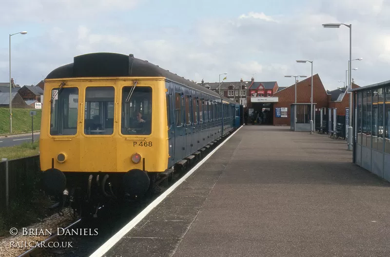 Class 118 DMU at Exmouth