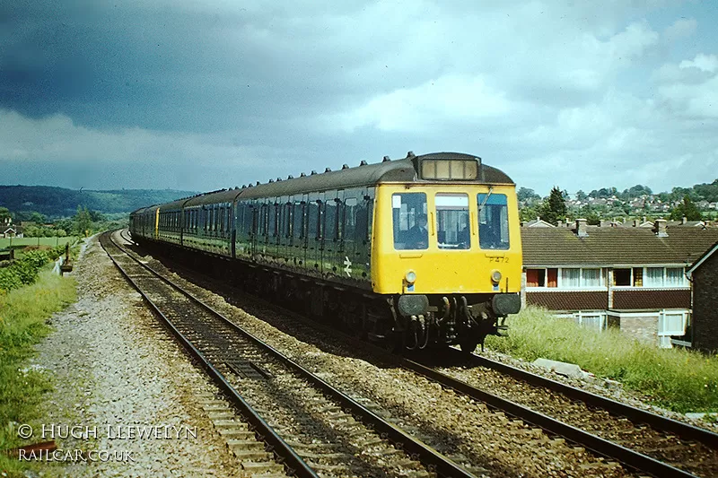 Class 118 DMU at Nailsea and Backwell