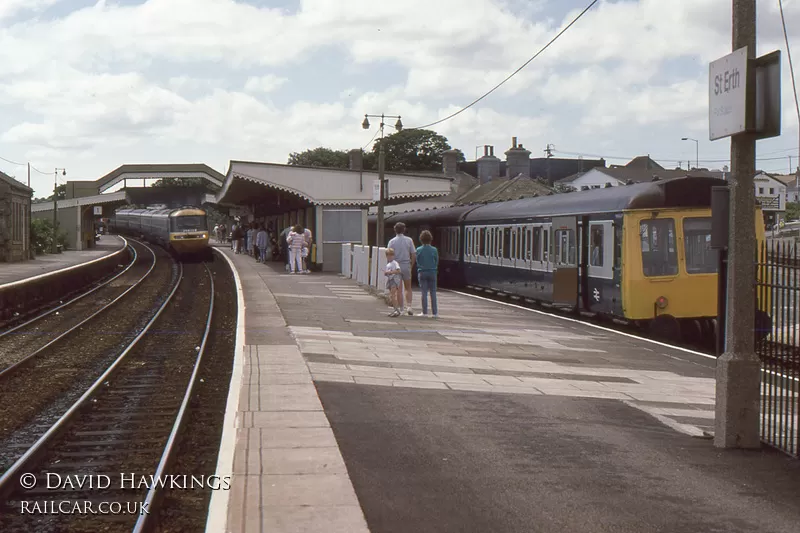 Class 118 DMU at St Erth