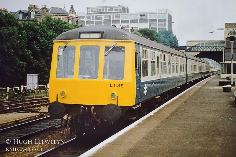 Class 119 DMU at West Ealing