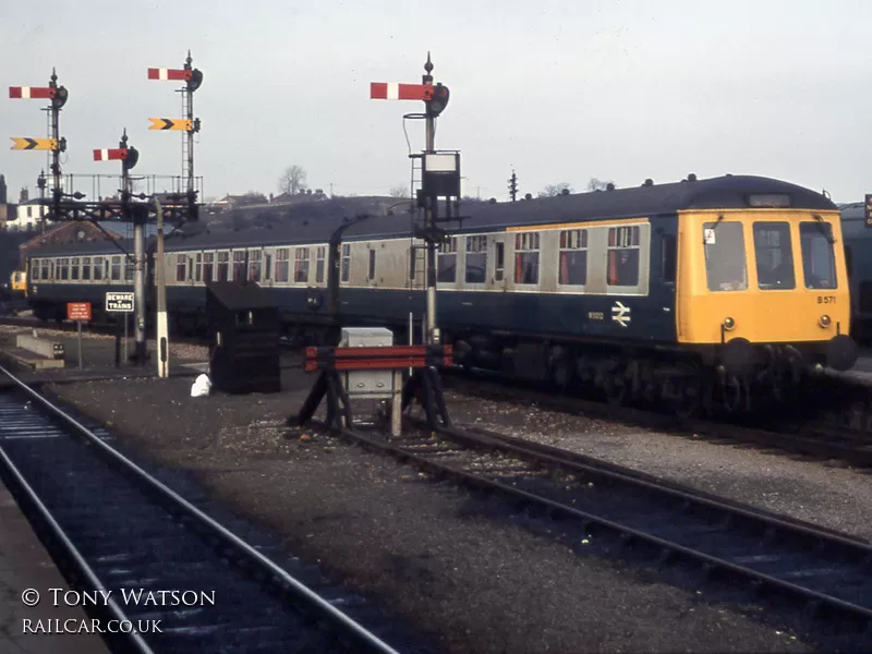 Class 119 DMU at Worcester Shrub Hill