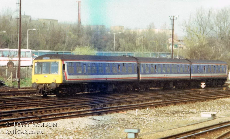 Class 119 DMU at Guildford