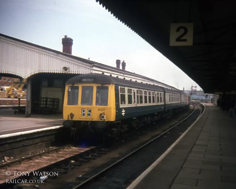 Class 119 DMU at Westbury