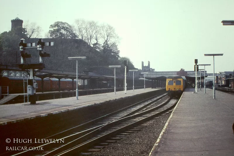 Class 120 DMU at Shrewsbury