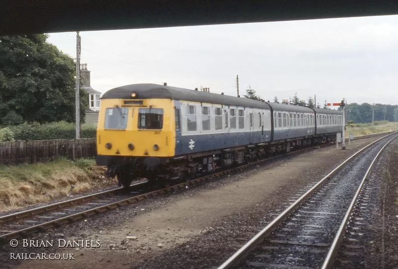 Class 120 DMU at Inverurie