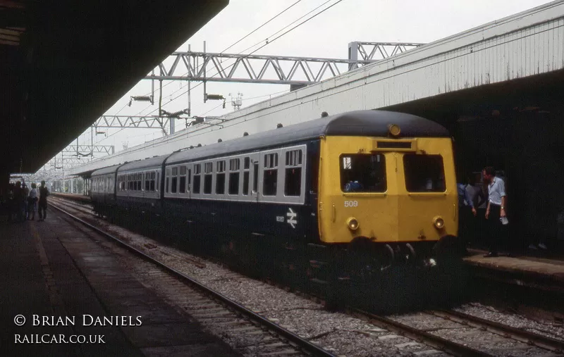 Class 120 DMU at Nuneaton