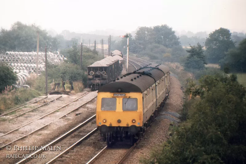 Class 120 DMU at Croft