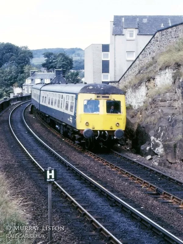 Class 120 DMU at Burntisland