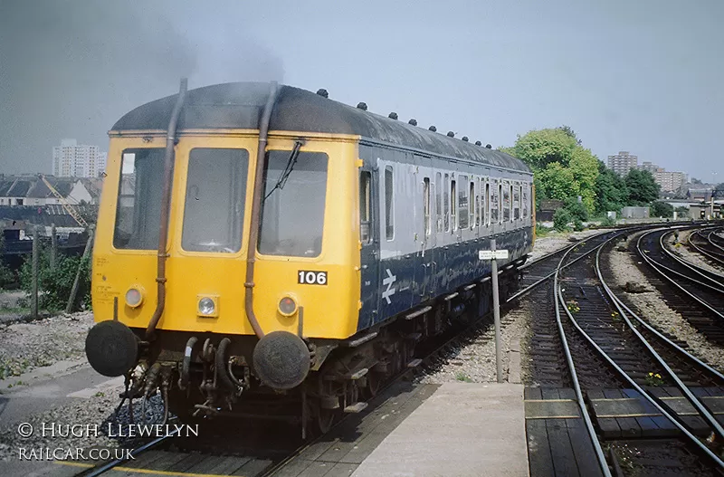 Class 122 DMU at Bristol Temple Meads