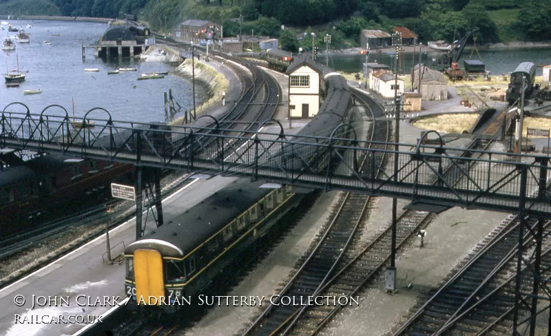 Class 123 DMU at Kingswear