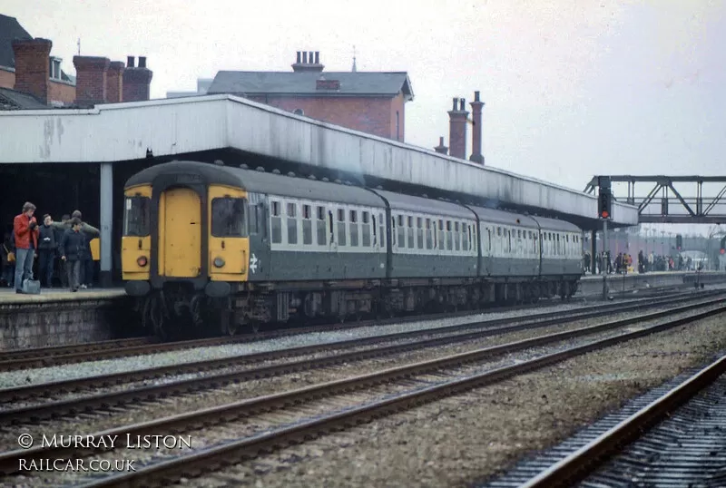 Class 123 DMU at Doncaster