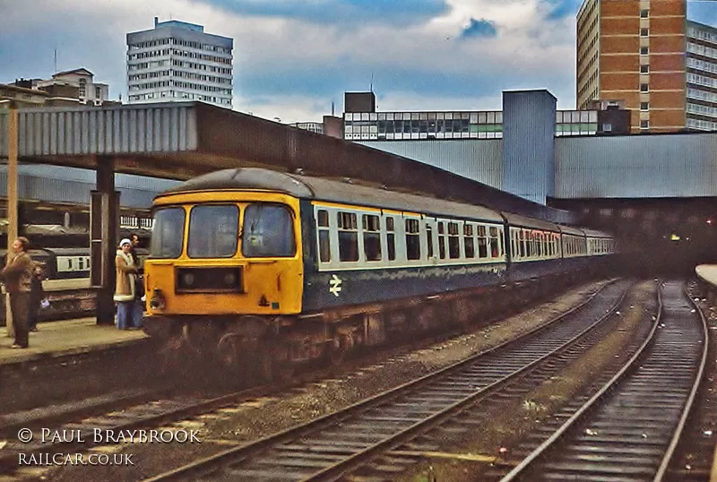 Class 124 DMU at Leeds