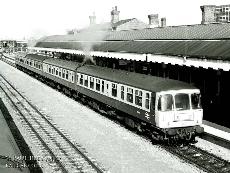 Class 124 DMU at Doncaster