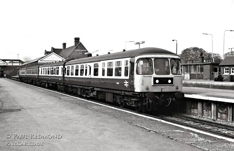 Class 124 DMU at Scun