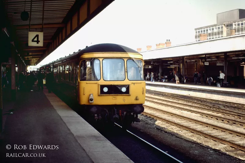 Class 124 DMU at Doncaster