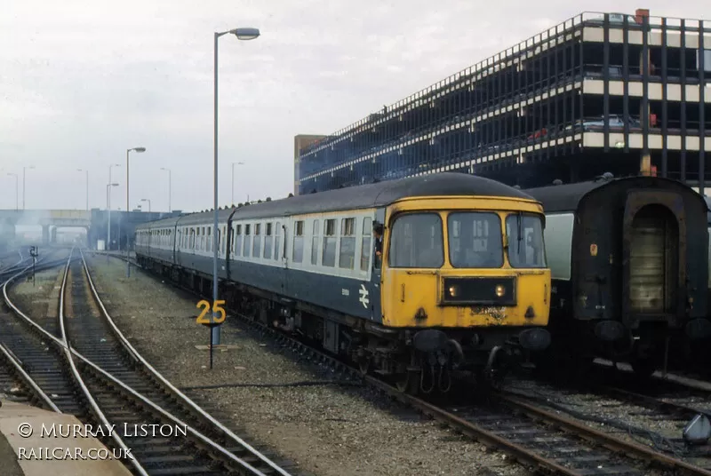 Class 124 DMU at Doncaster