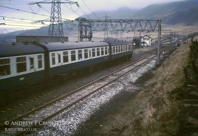 Class 124 DMU at Torside Crossing
