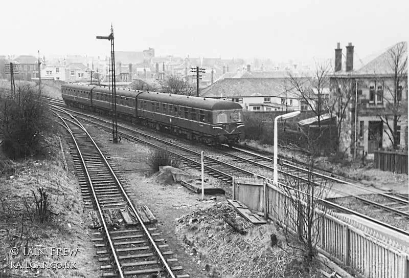 Class 126 DMU at Giffnock