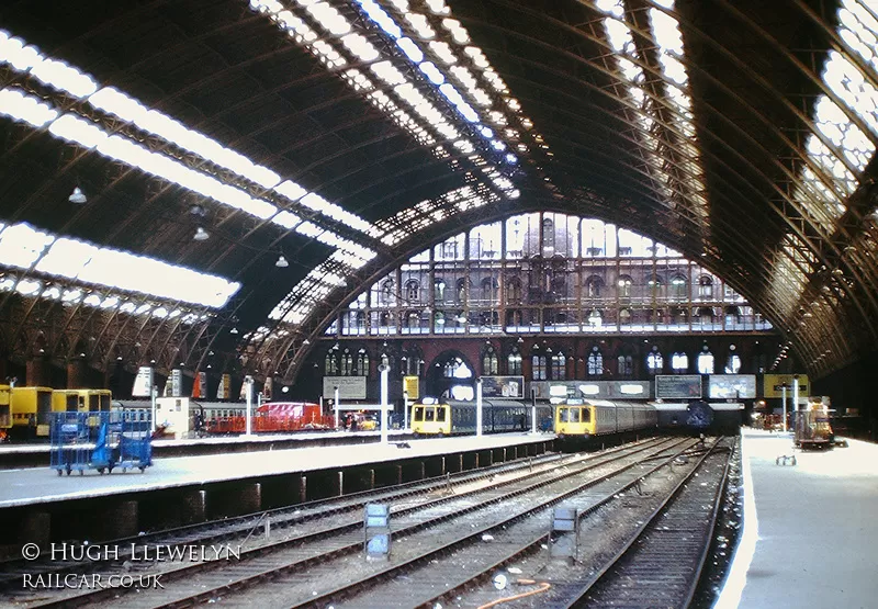 Class 127 DMU at St Pancras