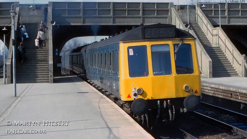 Class 127 DMU at Elstree