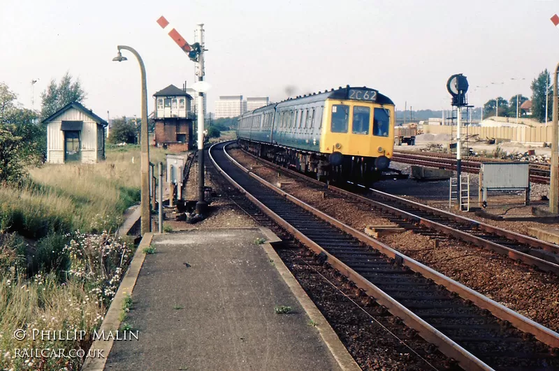 Class 127 DMU at Hendon