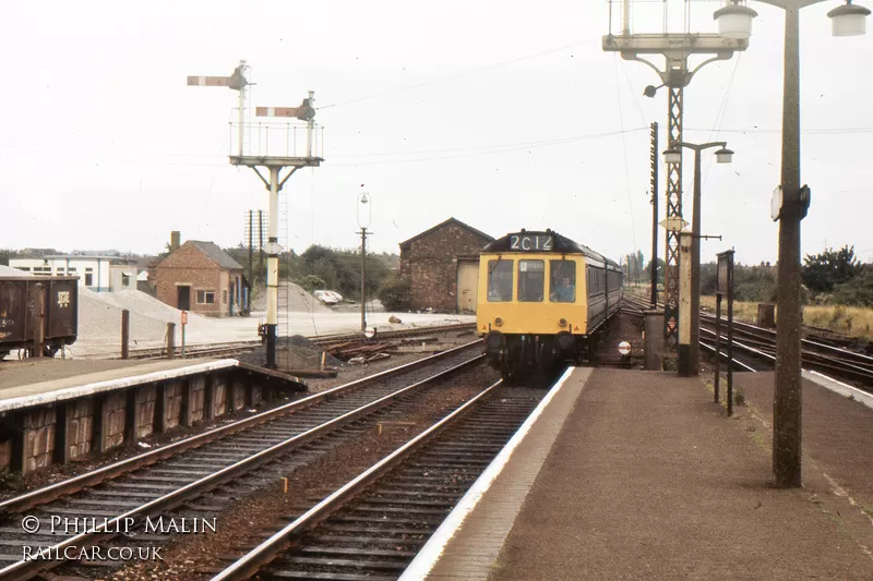 Class 127 DMU at Leagrave