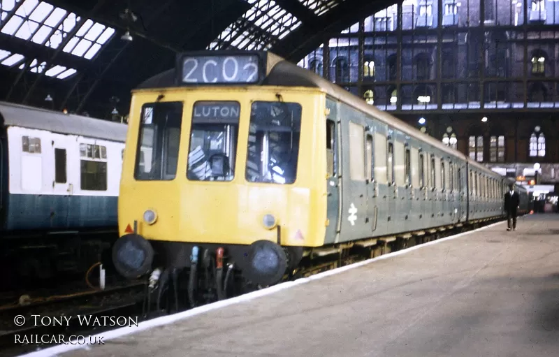 Class 127 DMU at St Pancras