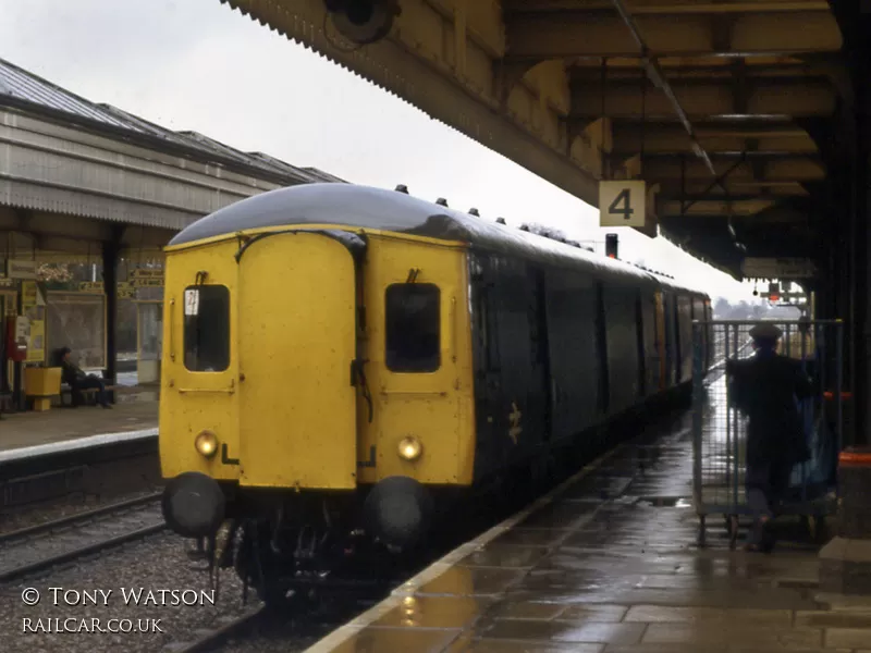 Class 128 DMU at Maidenhead