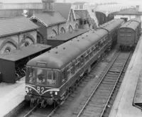 Class 108 DMU at Bedford Midland Road