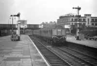 Green Class 115 DMU in Marylebone station