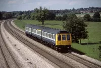 Class 117 DMU at Lower Basildon
