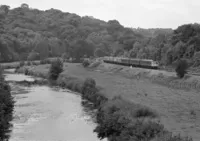 Class 118 DMU at Avoncliff